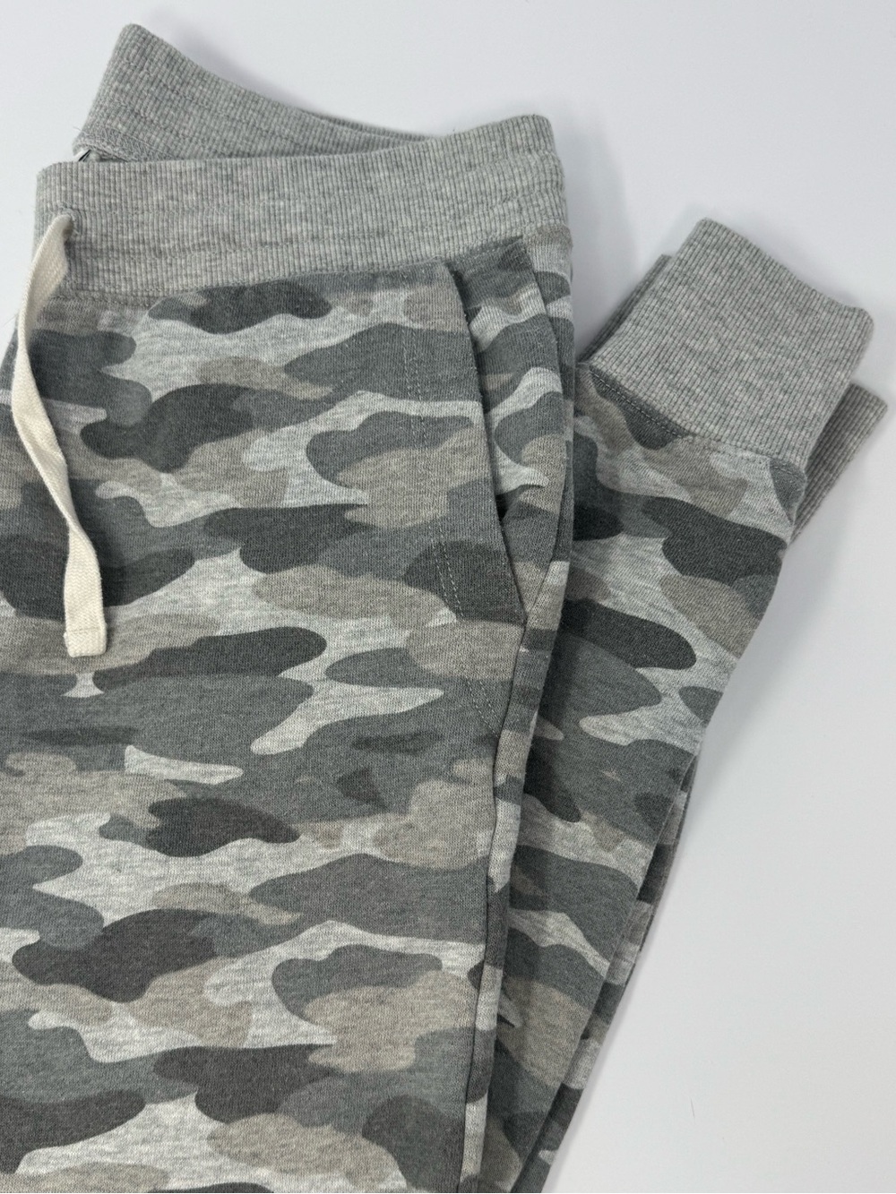 Amazon Essentials Women's XS Gray Camo Jogger Pants w/ Drawstring & Pockets